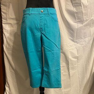 Riders by Lee mid-rise capris